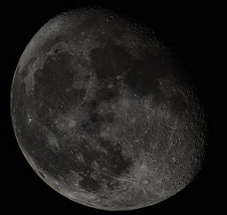 Gibbous moon August 2022